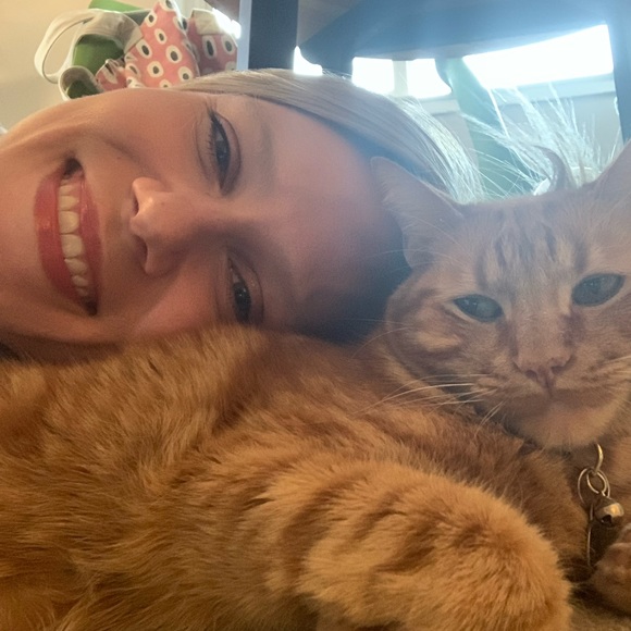 Meet your Posher, Ali - Picture 1 of 1